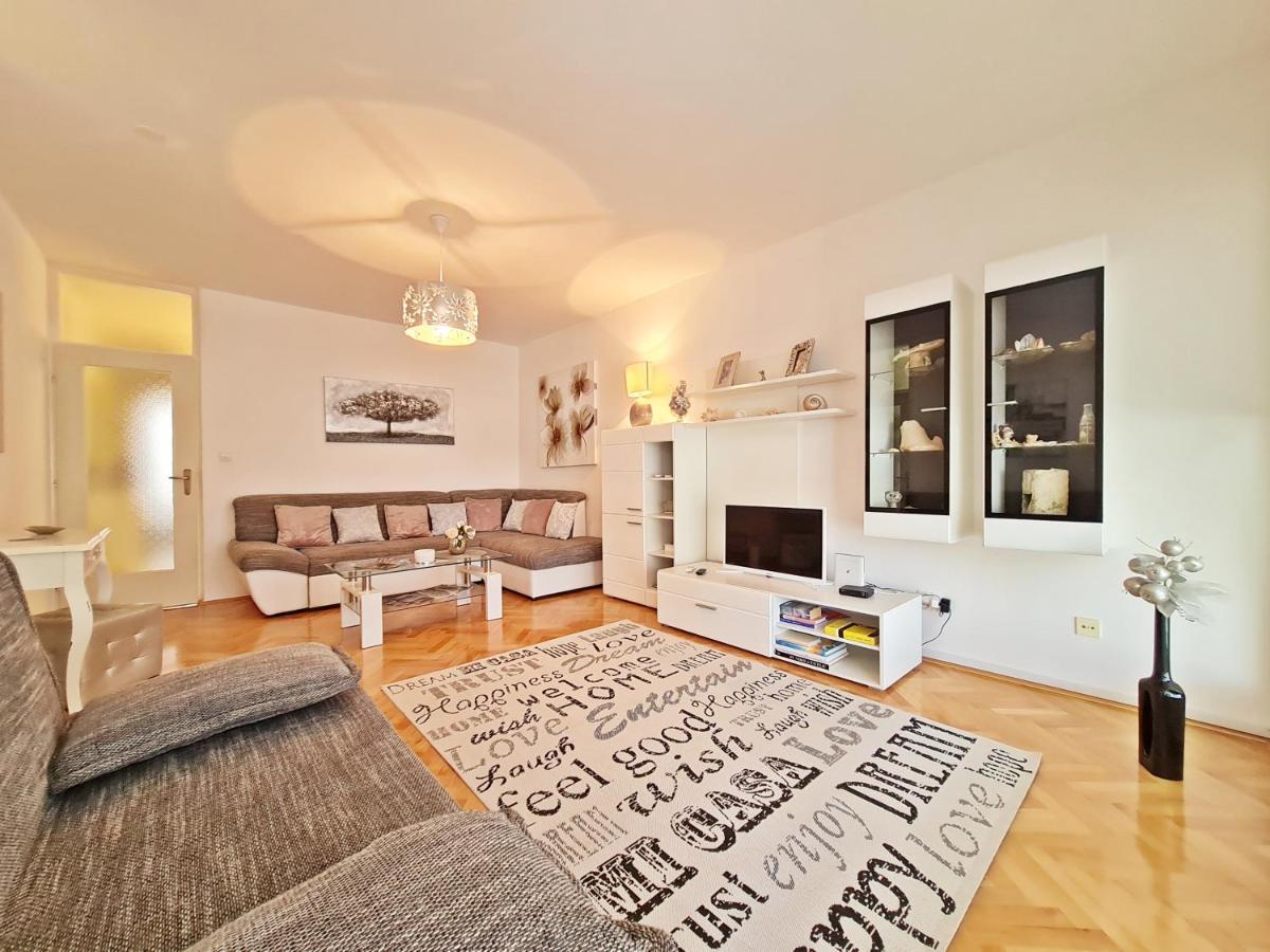Beach Apartment Ivana Omis Exterior photo
